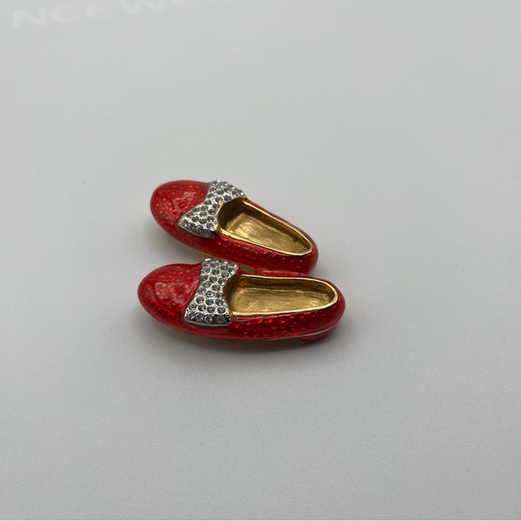 Wizard of Oz Red Ruby Slippers Brooch - Picture 7 of 13